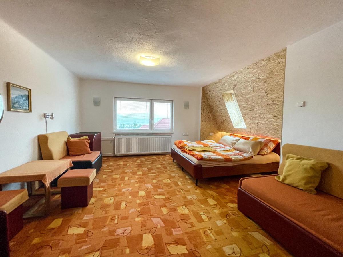 Guest House Privat Strba Luaran gambar
